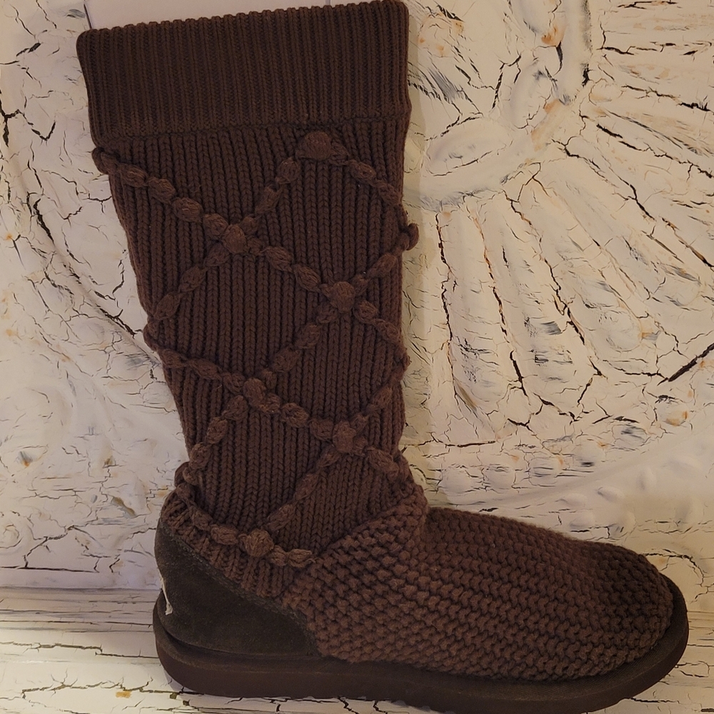 Ugg Classic Argyle Knit Boots 101 - Picture 6 of 12